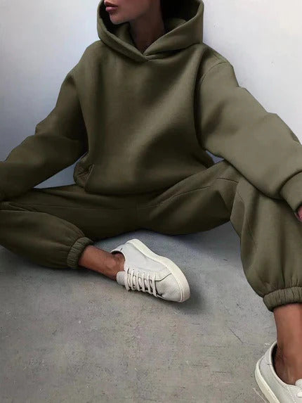 Women’s soft fleece two-piece tracksuit set hoodie and jogger in military green